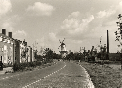 196 Nieuwe Vlissingseweg te Middelburg, met gezicht op molen op het Vlissings bolwerk