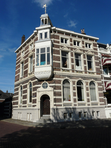 820-11 Middelburg. Loskade 17. Woonhuis, gebouwd ca.1893, ontworpen door J.A. Frederiks