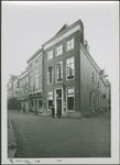 888-11 Middelburg. Lange Delft 127-133. Huize De Morinne met apotheek