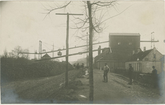 910-2-2 Goes. Hoek Westhavendijk/Ringbaan-West. Gasfabriek met kolentransportbaan. In 1860 startte de Utrechtse firma ...