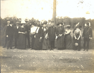 107-20 [20]. Manoeuvres, deelnemers en gasten op Buitenzorg, 10 sept. 1912