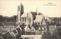 111-171 Tholen Ned. Herv. Kerk en MarktGezicht op de Nederlandse Hervormde kerk en Markt te Tholen