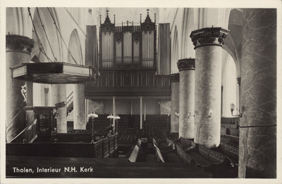 111-172 Tholen, Interieur N.H. KerkInterieur van de Nederlandse Hervormde kerk te Tholen met orgel en preekstoel