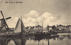 111-228 Het Luitje te ZierikzeeGezicht op de haven het Luitje te Zierikzee met een boot (hengst) en een stoomboot van ...
