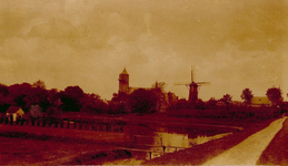 121-4 [4]. Gezicht op de stad, met molen en N.H. kerk, [c. 1915]