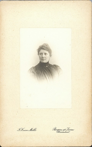 20-2 [2]. Neeltje Adriana Wagtho-van der Burght, [c. 1900]