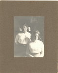 31-3 [3]. Helena Christina en Maria Louisa Augusta Wagtho, [c. 1918]