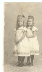 32-2 [2]. Maria Louisa Augusta en Helena Christina Wagtho. Juni 1902 (3, 5)