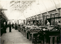 91-2 [2]. Fabriekshal te Delft, [c. 1939]