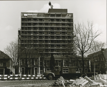 1473-3 De bouw van Verpleeg- en bejaardentehuis De Gervenhof aan de Kasterenwal te 's-Hertogenbosch, ontworpen door de ...