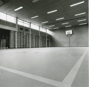 1651-25 Gymlokaal in de Middelbare Technische School (MTS), Marconiweg 1 te Vlissingen, na de uitbreiding, ontworpen ...