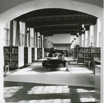 2377-4 Muziekbibliotheek in de Kloveniersdoelen te Middelburg, heringericht door architect P.C. Dekker, in opdracht van ...
