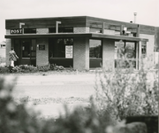 2599-1 Postkantoor, Grevelingenstraat 12 te Bruinisse, ontworpen door architect J.D. Poley, in opdracht van PTT Nederland