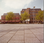 2866-2 Kantoor van de Amrobank, Stadhuisplein 6 te Vlissingen, ontworpen door architect P.C. Dekker
