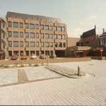 2866-5 Achterzijde kantoor van de Amrobank, Stadhuisplein 6 te Vlissingen, ontworpen door architect P.C. Dekker