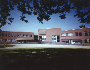 3000-7 Achterzijde verpleeghuis Het Gasthuis, Noordpoortplein 2 te Middelburg, ontworpen door architect T. Tuinhof