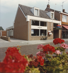 3081-1 Postkantoor, Markt 13 te Ossendrecht, ontworpen door architect J.D. Poley, in opdracht van PTT Nederland