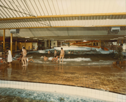 3187-6 Zwembad in recreatiecentrum De Roompot, Mariapolderseweg 1 te Wissenkerke, ontworpen door architect C.J. ...
