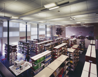 3400-33 Bibliotheek in de Hogeschool Zeeland te Vlissingen, verbouwd naar ontwerp van architectenbureau Rothuizen van ...