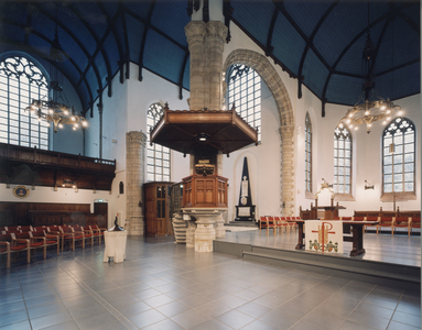 3769-3 Interieur Sint Jacobskerk te Vlissingen, na de herinrichting, onder leiding van architectenbureau Rothuizen van ...