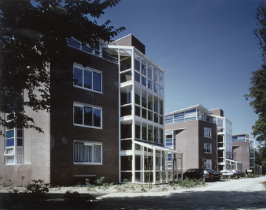 3772-3 Appartementen op het terrein van het Badhotel te Domburg, ontworpen door architectenbureau Rothuizen van Doorn ...