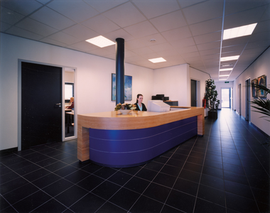 5720-1 Interieur kantoor Ebben Slaats De Jonge, accountants en belastingadviseurs te Zevenbergen, ontworpen door RDH ...