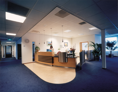 5855-1 Interieur kantoor Stichting Jeugdzorg Zeeland, Roozenburglaan 89 te Middelburg, aangepast naar ontwerp door RDH ...