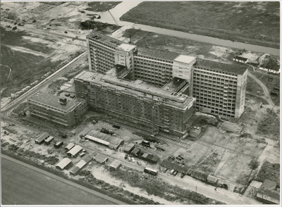 818-1 Academisch Ziekenhuis en Verpleegstersschool te Amsterdam, verbouwd en uitgebreid naar ontwerp van architect A. ...