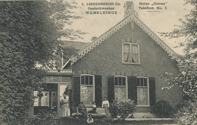 13-138 Huize Ostrea aan het begin van de Dorpsstraat aan de oostzijde te Wemeldinge, eigendom van oesterkweker L. ...
