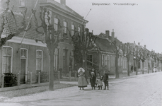 13-153 Dorpstraat Wemeldinge. De Dorpsstraat te Wemeldinge
