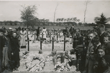 20-88 Herdenking op de Franse Militaire Begraafplaats te Kapelle in mei 1947