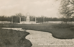 20-92 Franse Mil. Begraafplaats (Z.-Bev.). De Franse Militaire Begraafplaats in Kapelle kort na de aanleg hiervan door ...