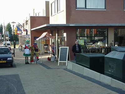 2001KAP10 Opening van het heringerichte dorpscentrum aan de Weststraat te Kapelle