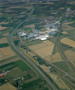 2004KAP52 Bedrijventerrein de Smokkelhoek te Kapelle vanuit de lucht