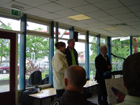 2006KAP13 Toespraak door burgemeester S. Kramer tijdens de opening van bedrijventerrein Smokkelhoek te Kapelle