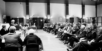 2010KAP50 Bijzondere raadsvergadering tijdens het afscheid van burgemeester S. Kramer in dorpshuis De Vroone te Kapelle