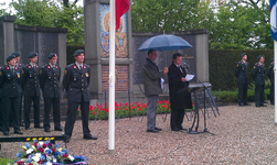 2013KAP11 Toespraak bij het oorlogsmonument tijdens de herdenking op de Franse militaire begraafplaats te Kapelle