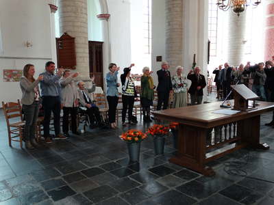 2017KAP4 Uitreiking van de koninklijke onderscheidingen in de Nederlandse Hervormde kerk te Kapelle