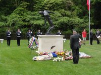 2019KAP20 Dodenherdenking bij het monument voor de Nederlandse oorlogsslachtoffers in Orry-la-Ville (Frankrijk)