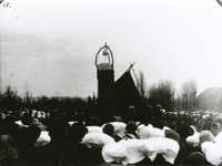 24-20 Viering van het 25-jarig ambtsjubileum van burgemeester Foort Wabeke van Wemeldinge. Onthulling van het monument ...