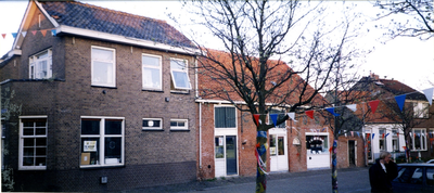 31-5a Panden aan het Marktplein te Biezelinge vóór de sloop in 1997