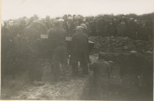 35-4449 Herbegraven van de gesneuvelde Franse militairen in Kapelle