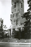 5-125 De zwaar beschadigde toren van de Nederlandse Hervormde kerk te Kapelle door het oorlogsgeweld in mei 1940