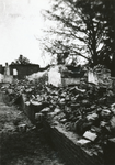 5-55 Het in mei 1940 als gevolg van oorlogshandelingen verwoeste gemeentehuis te Kapelle