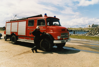 AR-0037-091 Neeltje Jans. Brandweerauto kenteken 05-15-RB uit 1971