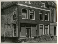 AR-5498-6a-24 Zierikzee. Verrenieuwstraat/hoek Beddeweeg. Oorlogsschade