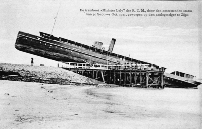 B-0374 Bruinisse. Stormramp van 30 september op 1 oktober 1911. De veerboot Minister C. Lely werd tijdens de storm bij ...