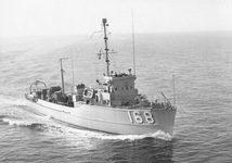 B-1284 De mijnenveger USS AMS 168. Gebouwd in 1952, bij de Puget Souns Naval Shipyard in Bremerton. Te water gelaten op ...