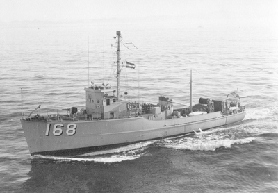 B-1286 De mijnenveger USS AMS 168. Gebouwd in 1952, bij de Puget Souns Naval Shipyard in Bremerton. Te water gelaten op ...