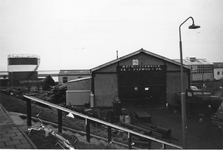 B-1847 Bruinisse. Havenkade. De Reparatiehaven met de machinefabriek van de fa. Padmos en zn.